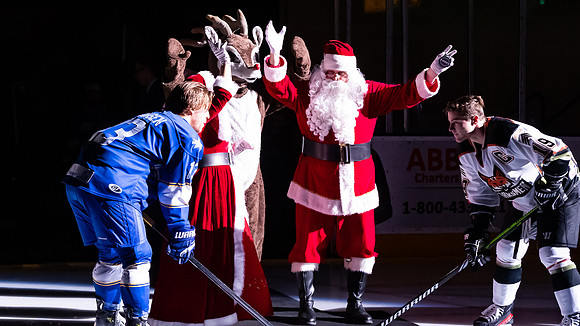 20231223_Santa_Claus_Puck_Drop_8372_16x9_Full