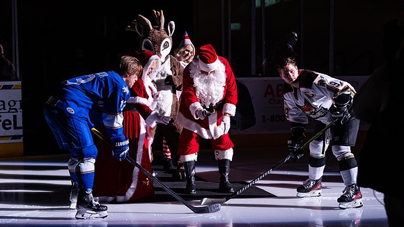 20231223_Santa_Claus_Puck_Drop_8383_16x9_Full