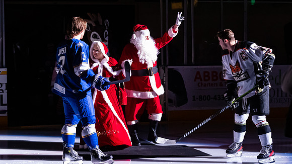20231223_Santa_Claus_Puck_Drop_8369_16x9_Full