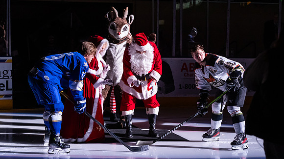 20231223_Santa_Claus_Puck_Drop_8376_16x9_Full