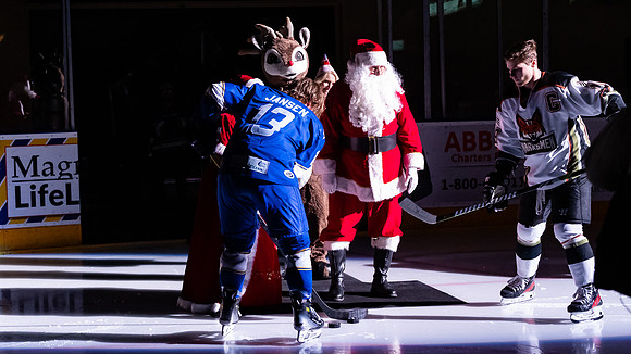 20231223_Santa_Claus_Puck_Drop_8400_16x9_Full