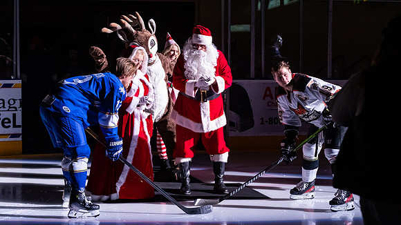 20231223_Santa_Claus_Puck_Drop_8374_16x9_Full