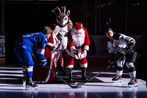 20231223_Santa_Claus_Puck_Drop_8379_4x6