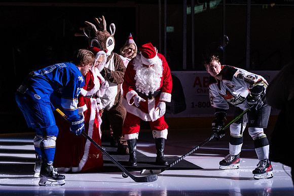 20231223_Santa_Claus_Puck_Drop_8390_4x6