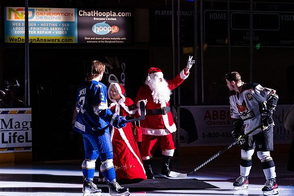 20231223_Santa_Claus_Puck_Drop_8369_No_Crop