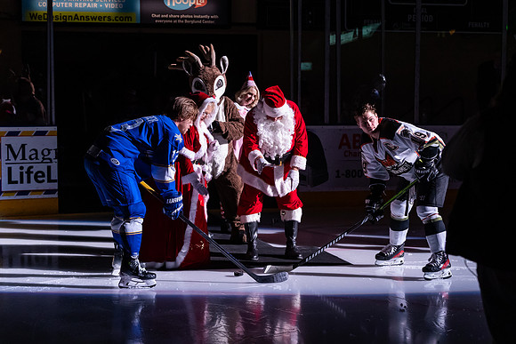 20231223_Santa_Claus_Puck_Drop_8388_No_Crop