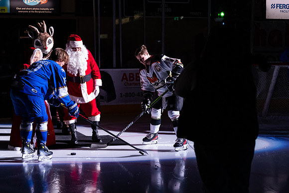 20231223_Santa_Claus_Puck_Drop_8398_No_Crop