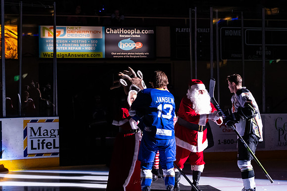 20231223_Santa_Claus_Puck_Drop_8402_No_Crop