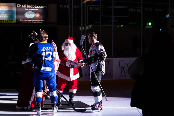 20231223_Santa_Claus_Puck_Drop_8405_No_Crop