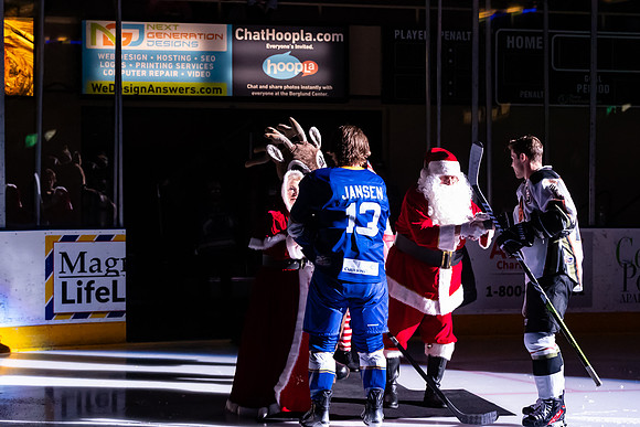 20231223_Santa_Claus_Puck_Drop_8403_No_Crop
