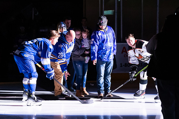 Jason_Boothe_Puck_Drop-8350_4x6