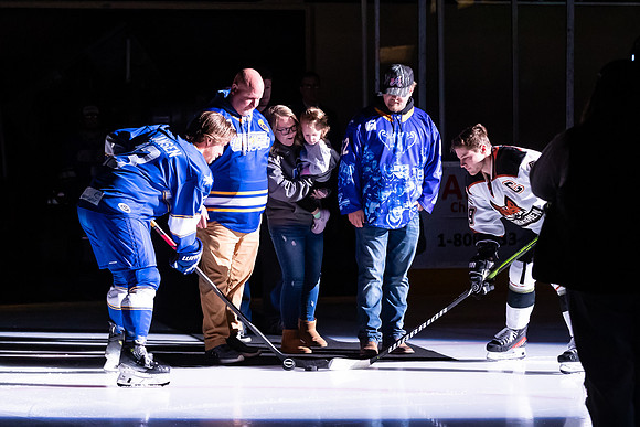 Jason_Boothe_Puck_Drop-8355_4x6