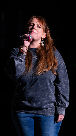 Annette_Lloyd_0288_16x9_Full