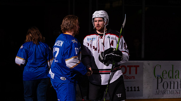 20240105_Captains_Shake_Hands-4676_16x9_Full