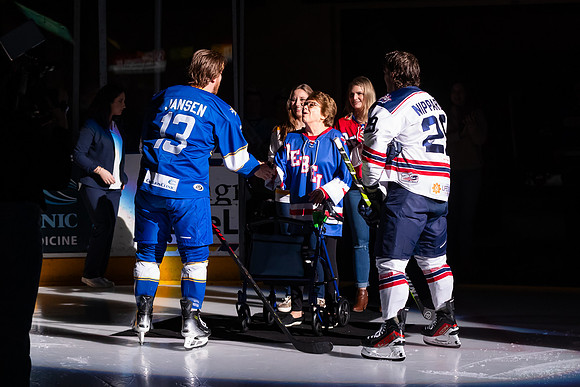 20240209_Ms_Lindy_Puck_Drop_0174_4x6