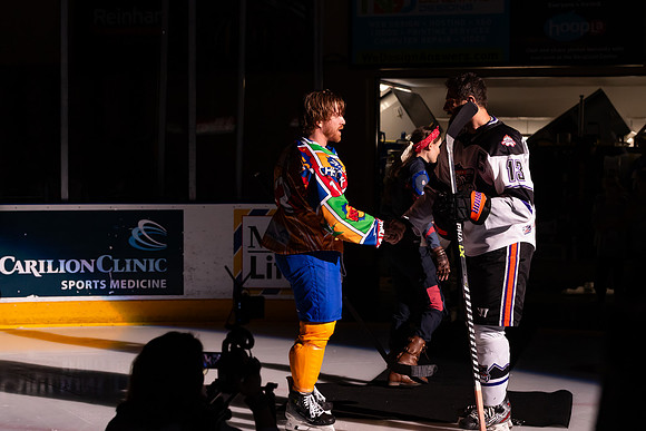 Captains_Shake_Hands-4799_No_Crop