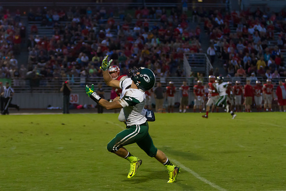 Robin Stigall reaches for a pass