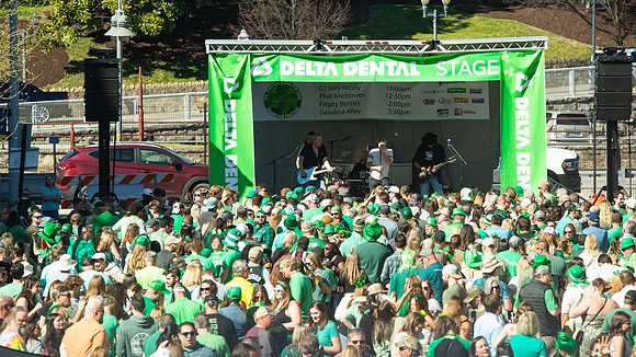 Gasoline_Alley_w_Crowd_6571_16x9_Full