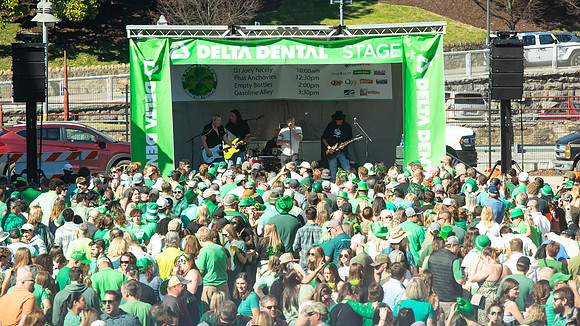 Gasoline_Alley_w_Crowd_6573_16x9_Full