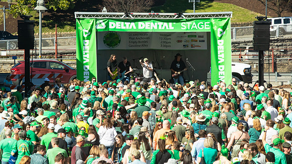 Gasoline_Alley_w_Crowd_6583_16x9_Full