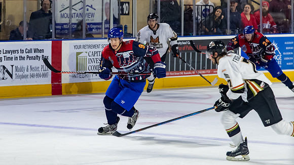 Zach_Nieminen_3954_1440P
