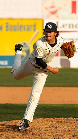Wes_Hellings_9260_16x9_Full