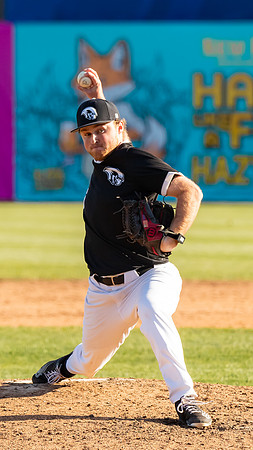 Gardner_Meeks_2593_16x9_Full