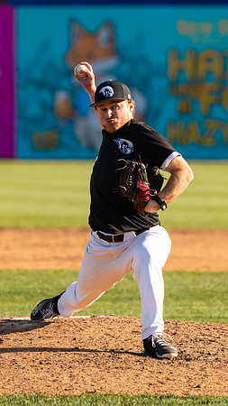 Gardner_Meeks_2599_16x9_Full