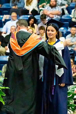 Caleigh_Ponn_Valedictorian_6329_4x6