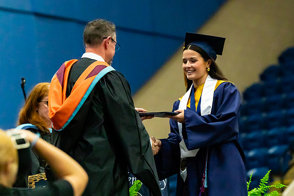 Caleigh_Ponn_Diploma_7084_4x6