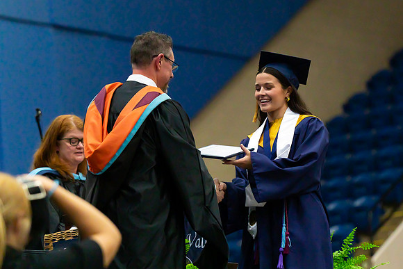 Caleigh_Ponn_Diploma_7081_4x6