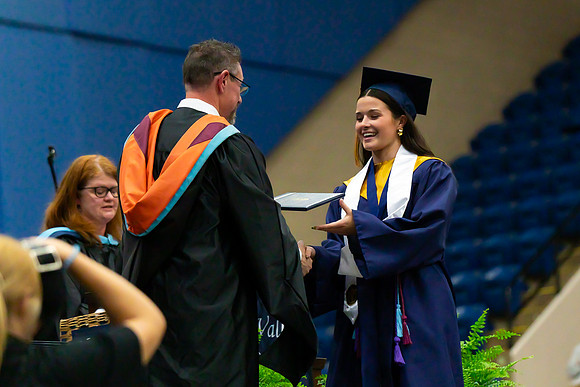 Caleigh_Ponn_Diploma_7080_4x6