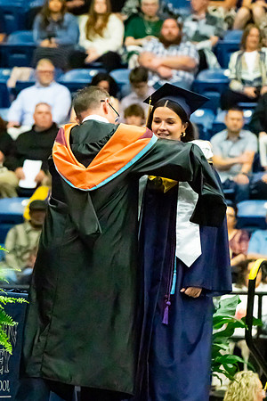 Caleigh_Ponn_Valedictorian_6319_4x6