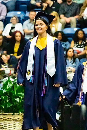 Caleigh_Ponn_Valedictorian_6310_4x6