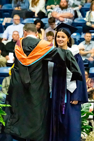 Caleigh_Ponn_Valedictorian_6328_4x6