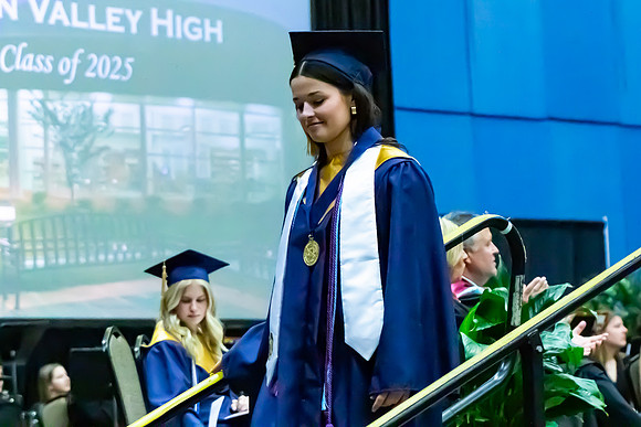 Caleigh_Ponn_Valedictorian_6340_4x6