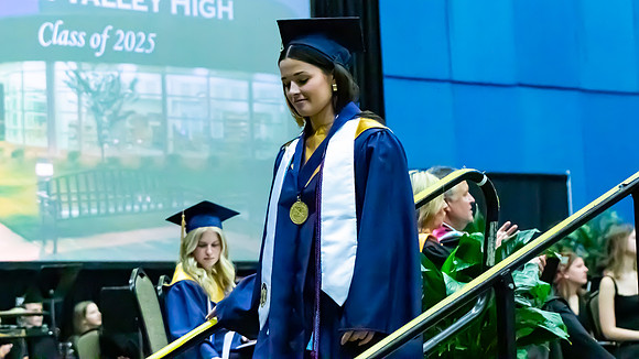 Caleigh_Ponn_Valedictorian_6341_16x9_Full
