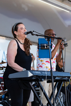 Melody_Irby_Keyboards_2811_4x6