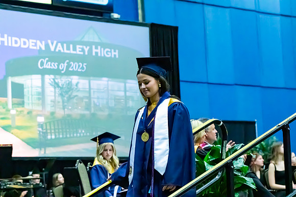Caleigh_Ponn_Valedictorian_6341_No_Crop