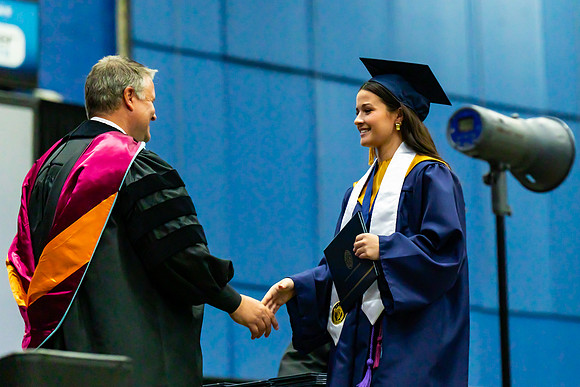 Caleigh_Ponn_Diploma_7093_4x6