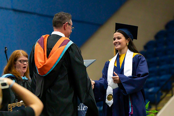 Caleigh_Ponn_Diploma_7077_4x6