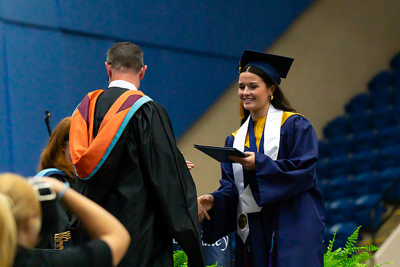 Caleigh_Ponn_Diploma_7087_4x6