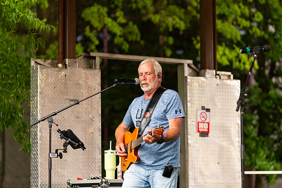 Rob_Campbell_3503_No_Crop